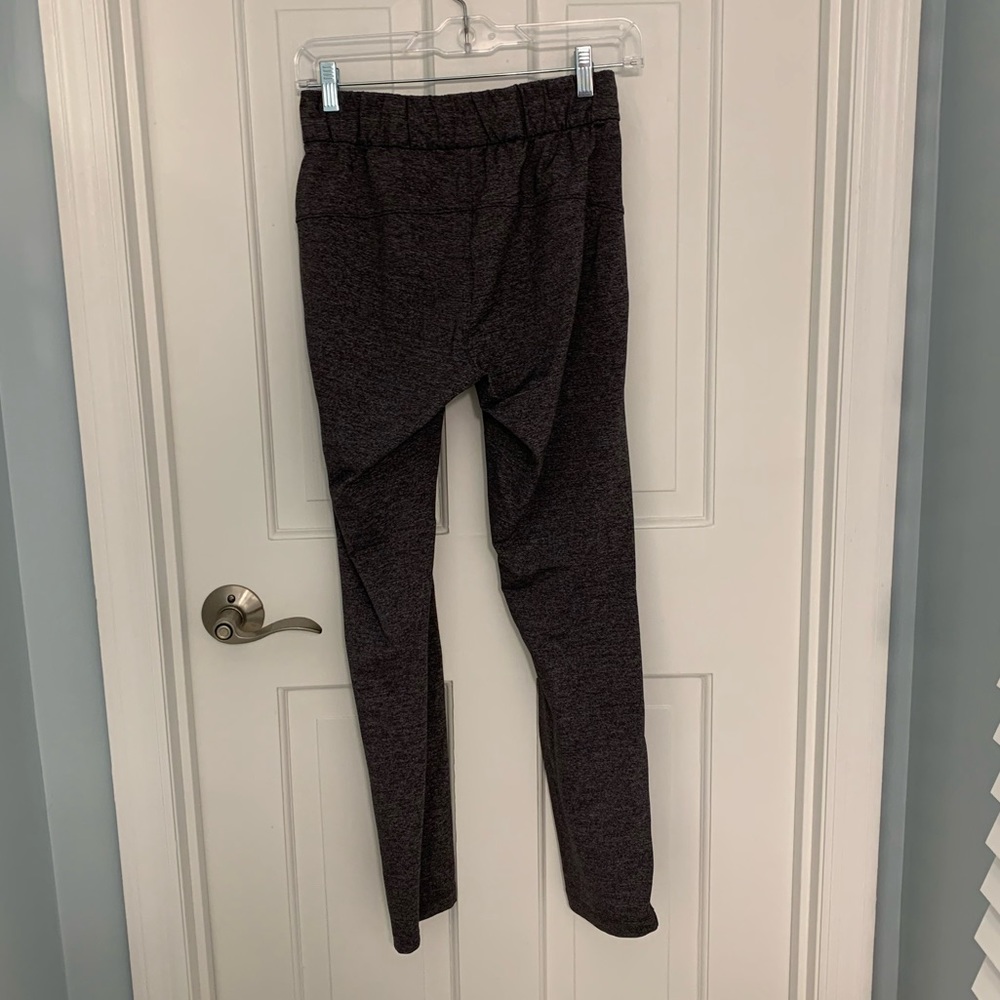 lululemon On The Fly Pant *28” - Heathered Black, 2, Full-On® Luxtreme - Picture 5 of 7